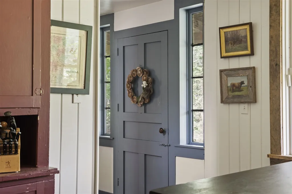 545 Starbuck Road Pomfret VT 05053