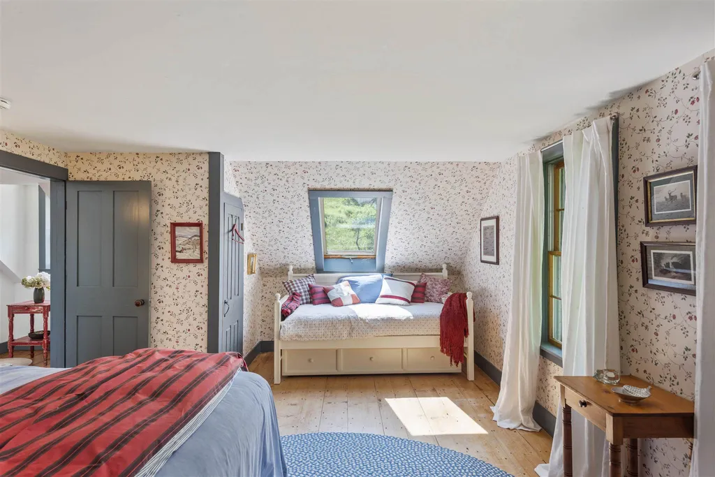 545 Starbuck Road Pomfret VT 05053