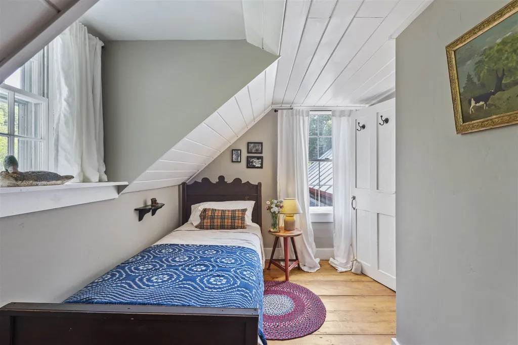 545 Starbuck Road Pomfret VT 05053