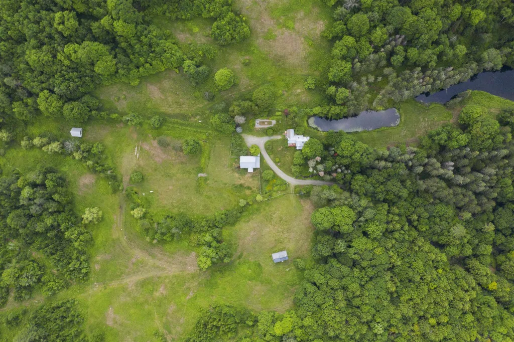 545 Starbuck Road Pomfret VT 05053