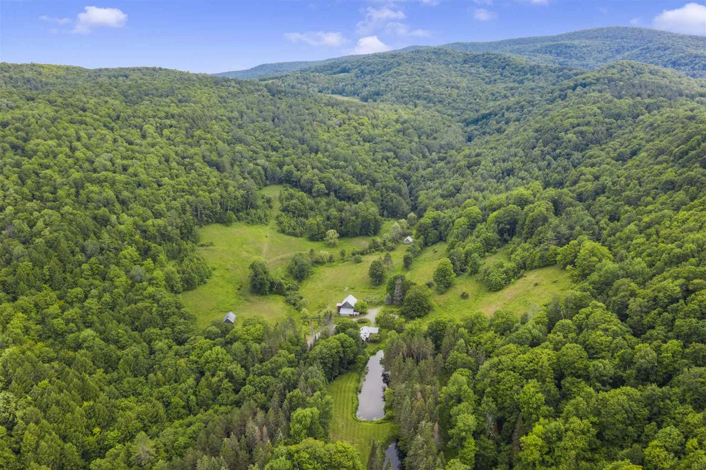 545 Starbuck Road Pomfret VT 05053