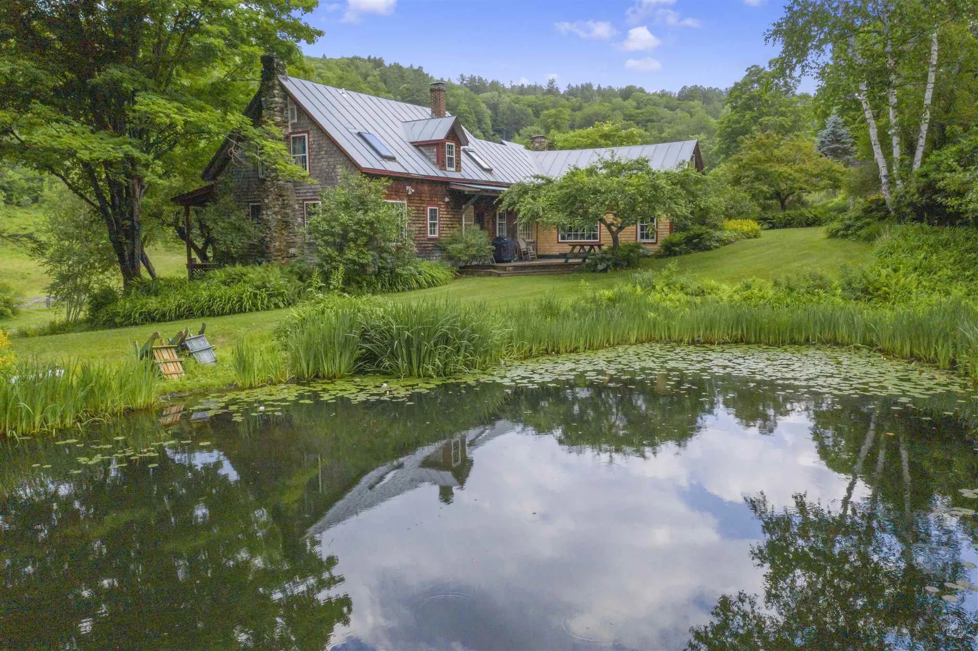 545 Starbuck Road Pomfret VT 05053