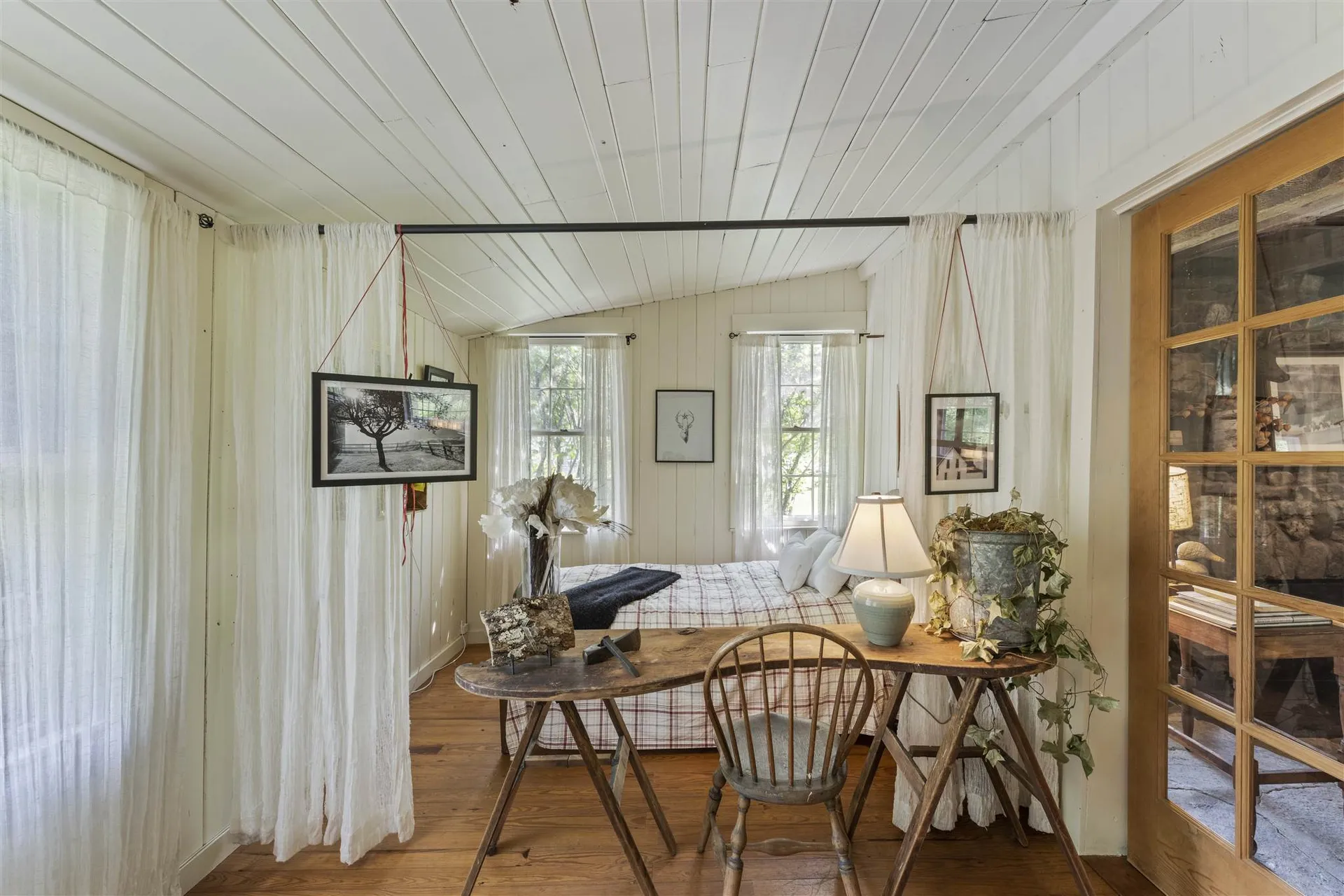 545 Starbuck Road Pomfret VT 05053