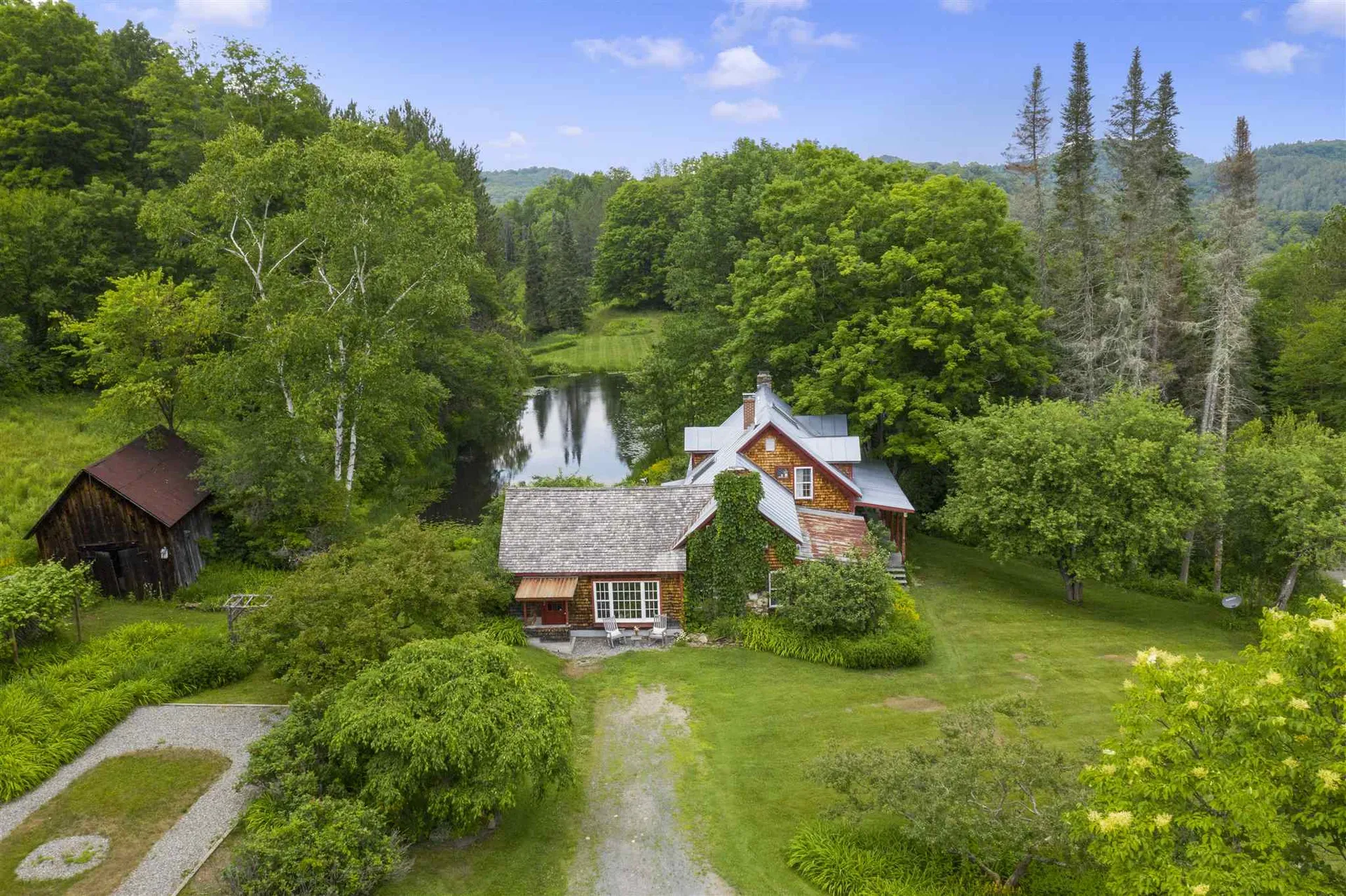 545 Starbuck Road Pomfret VT 05053