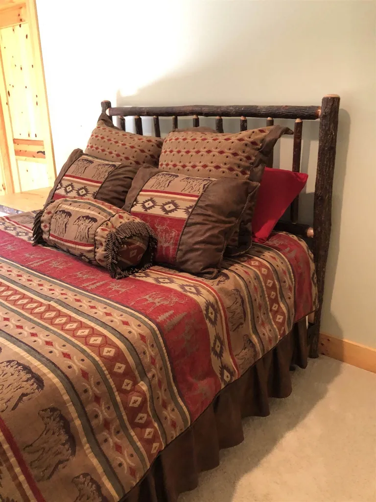 33 Vacation Lodges Road Londonderry VT 05148