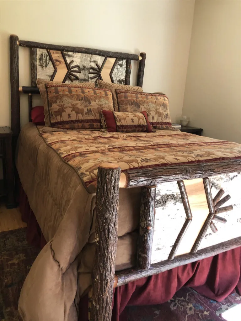 33 Vacation Lodges Road Londonderry VT 05148