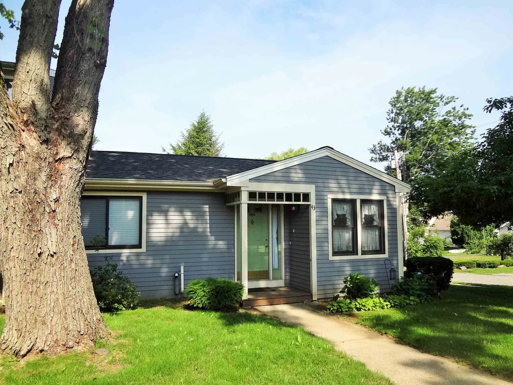 43 Staysail Way Portsmouth NH 03801