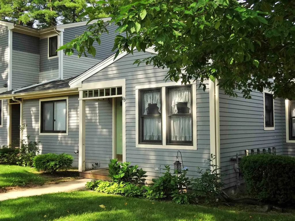 43 Staysail Way Portsmouth NH 03801