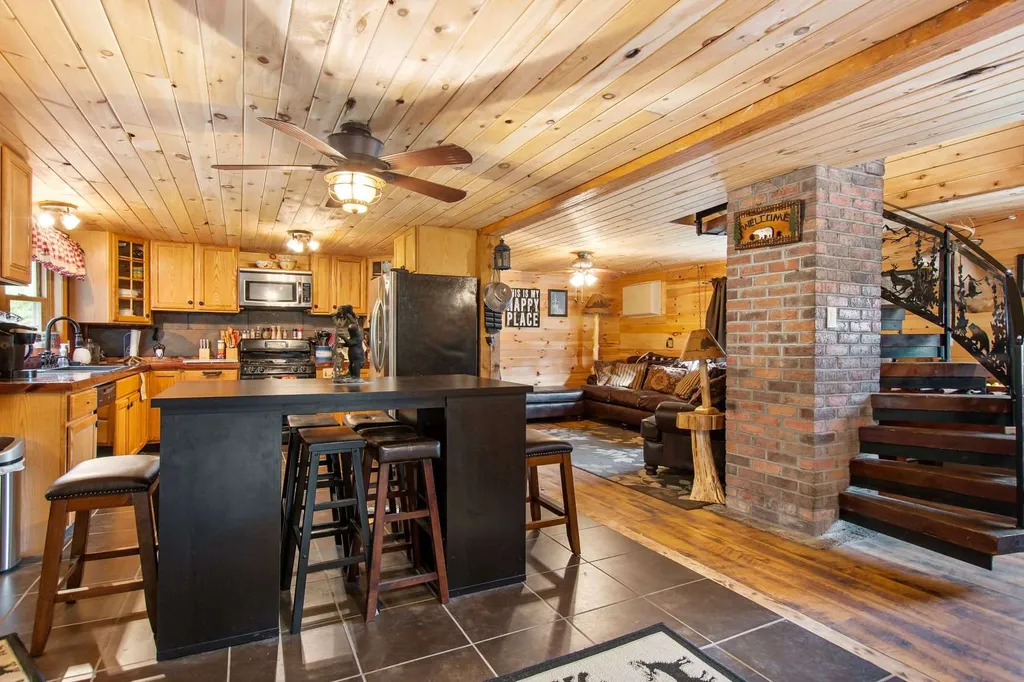 35 Aldrich Road Colebrook NH 03576
