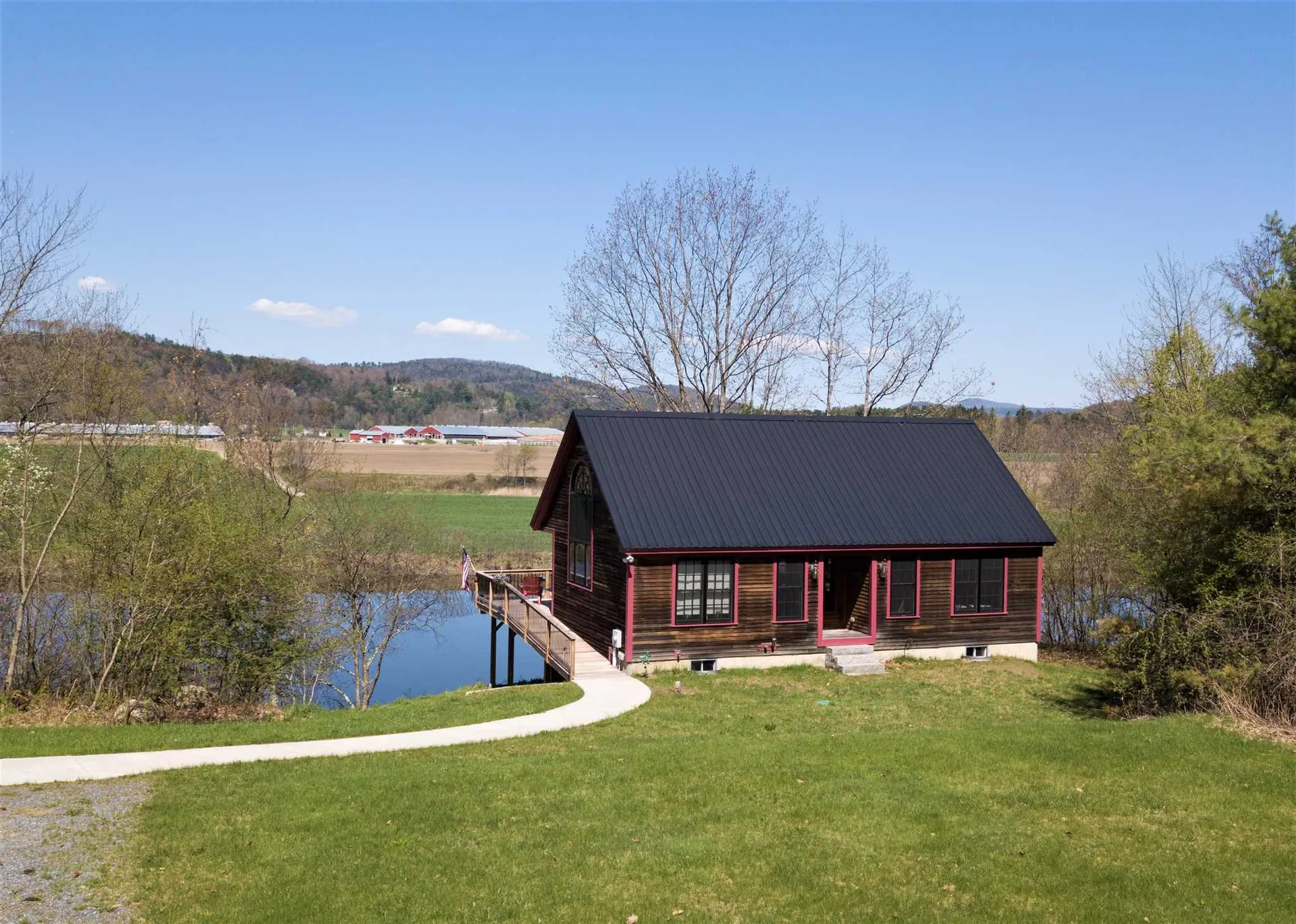 1383 Nh Route 10 Orford NH 03777