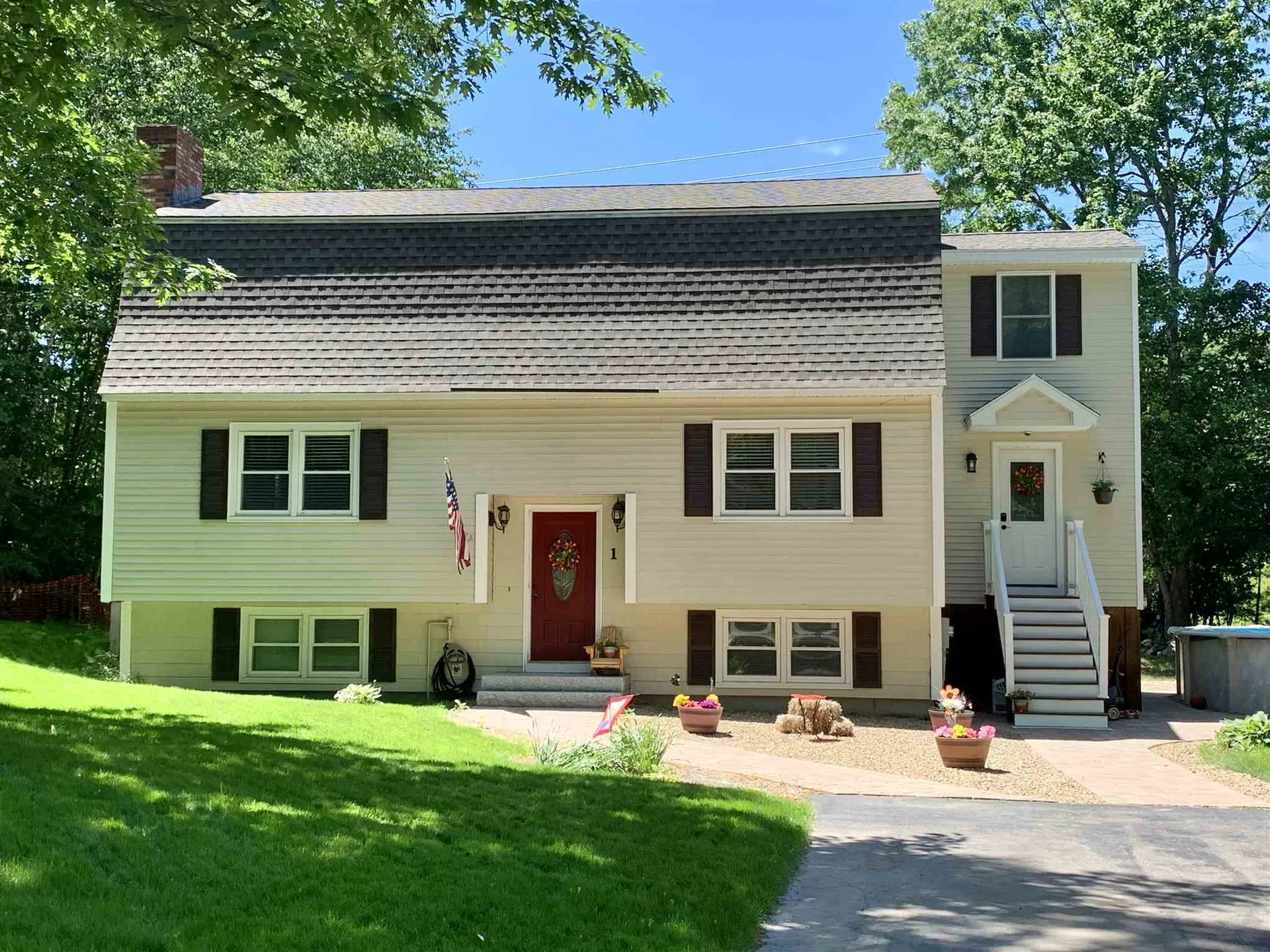 1 Chestnut Hill Drive Londonderry NH 03053