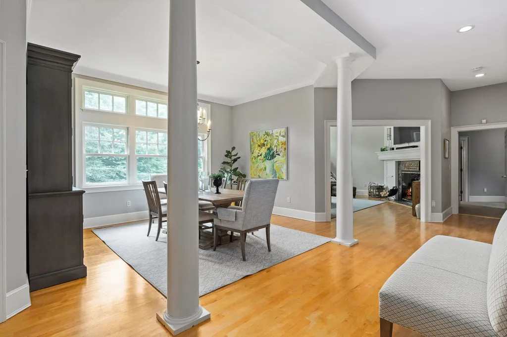 8 Squier Drive North Hampton NH 03862