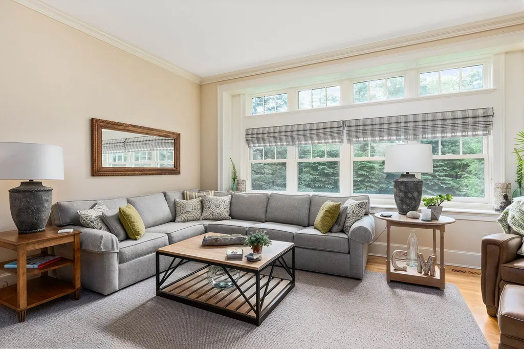 8 Squier Drive North Hampton NH 03862