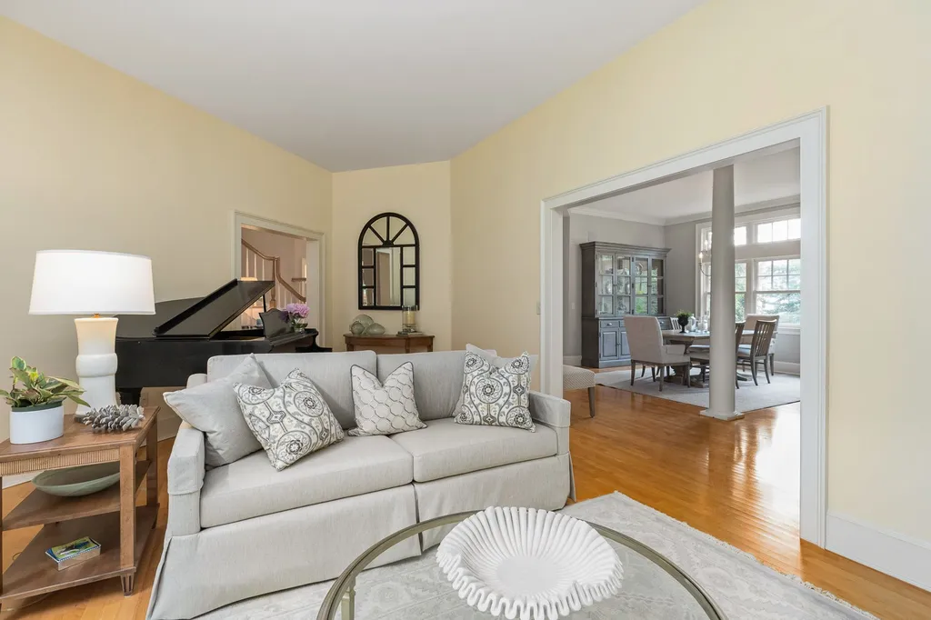8 Squier Drive North Hampton NH 03862
