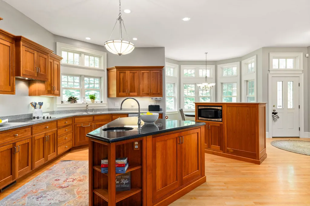 8 Squier Drive North Hampton NH 03862