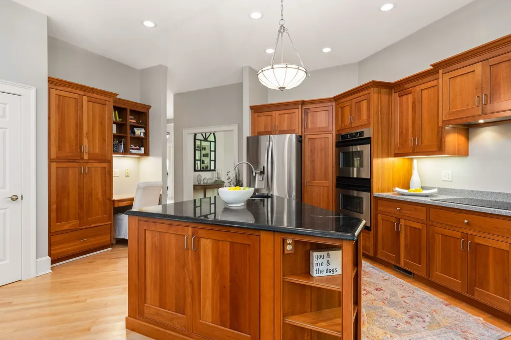 8 Squier Drive North Hampton NH 03862