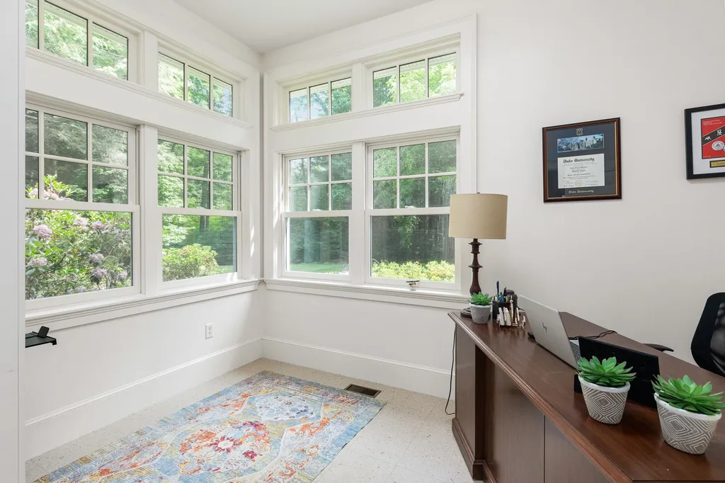 8 Squier Drive North Hampton NH 03862