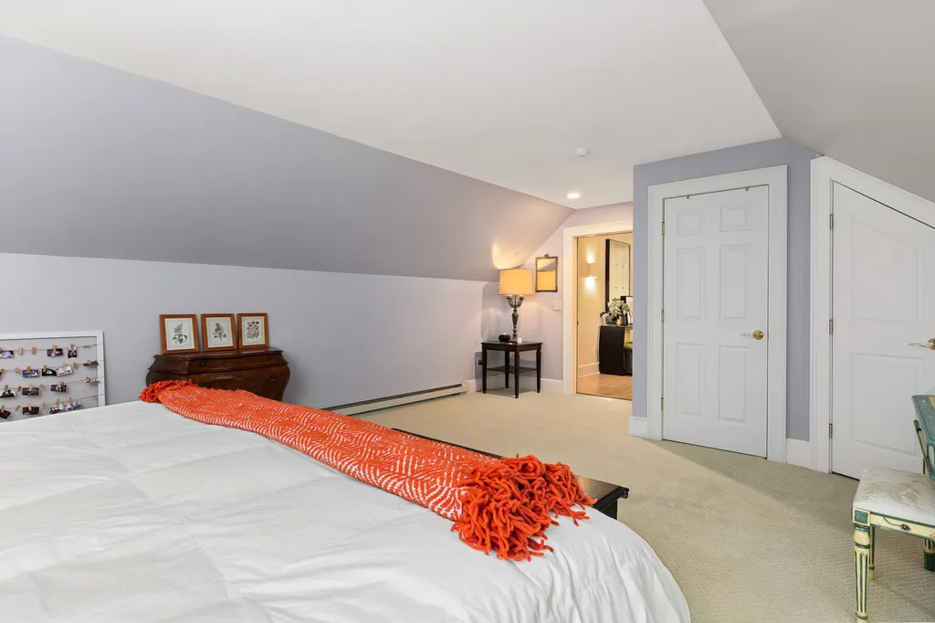 8 Squier Drive North Hampton NH 03862