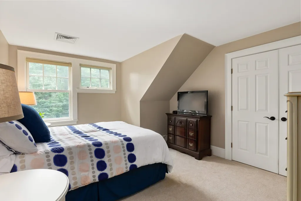 8 Squier Drive North Hampton NH 03862