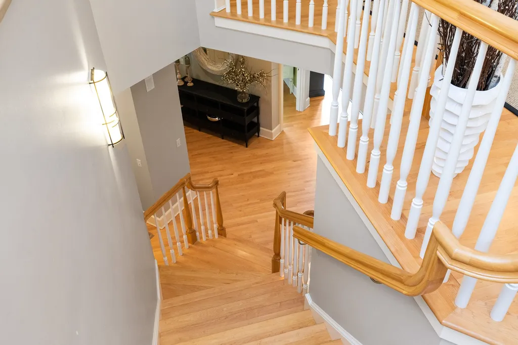 8 Squier Drive North Hampton NH 03862