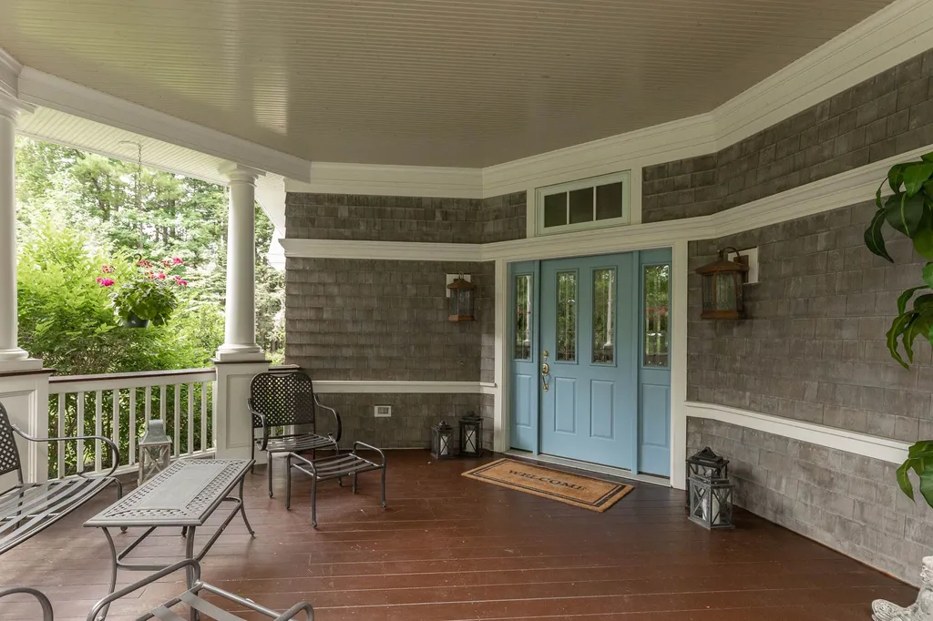 8 Squier Drive North Hampton NH 03862