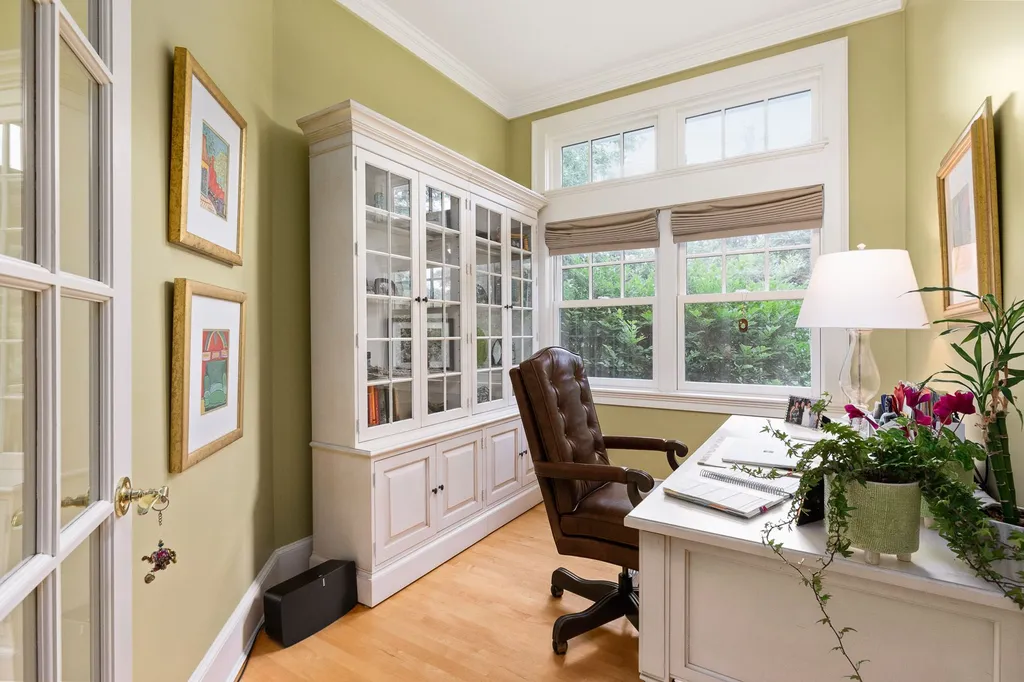 8 Squier Drive North Hampton NH 03862