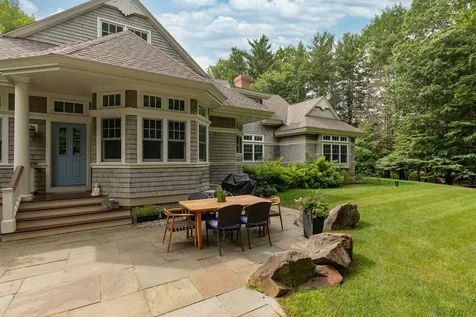 8 Squier Drive North Hampton NH 03862