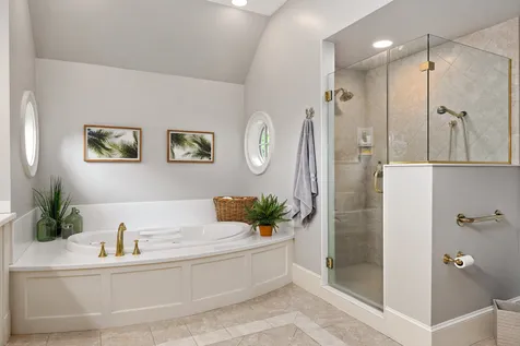 8 Squier Drive North Hampton NH 03862