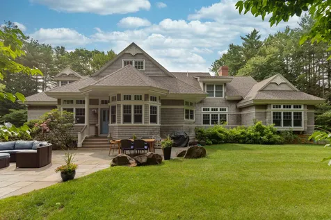 8 Squier Drive North Hampton NH 03862