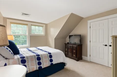 8 Squier Drive North Hampton NH 03862