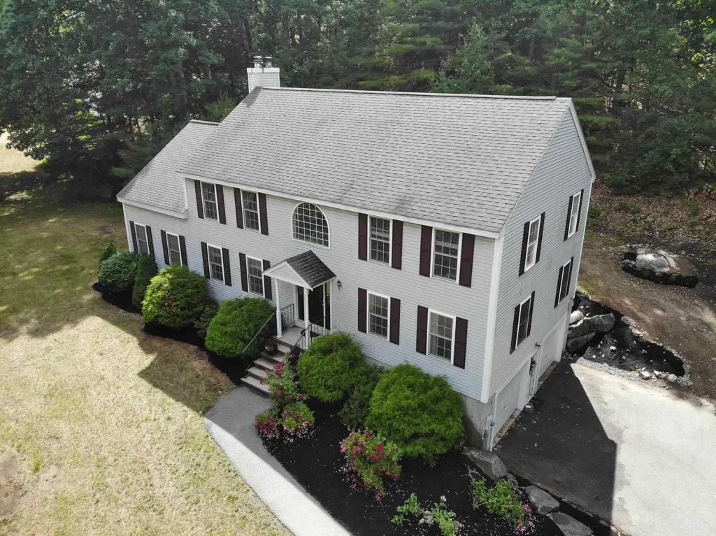 48 Wyndridge Circle Pelham NH 03076