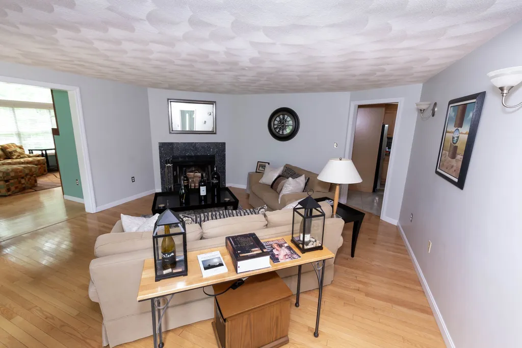 48 Wyndridge Circle Pelham NH 03076