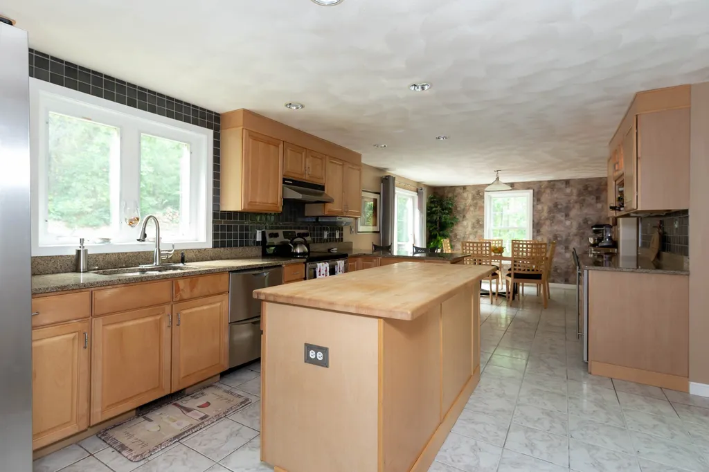 48 Wyndridge Circle Pelham NH 03076