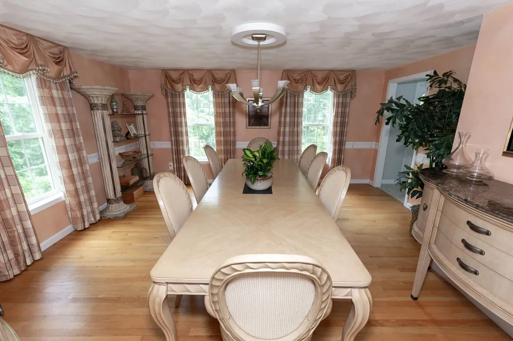 48 Wyndridge Circle Pelham NH 03076