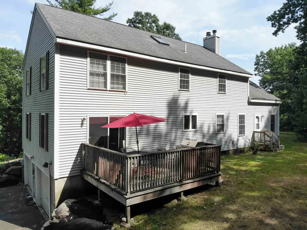 48 Wyndridge Circle Pelham NH 03076