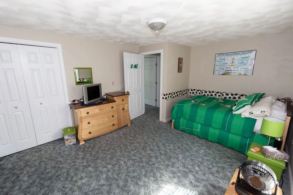 48 Wyndridge Circle Pelham NH 03076