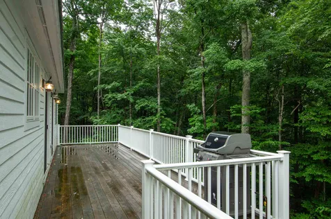 6 Mcgovern Lane Wilmington VT 05363