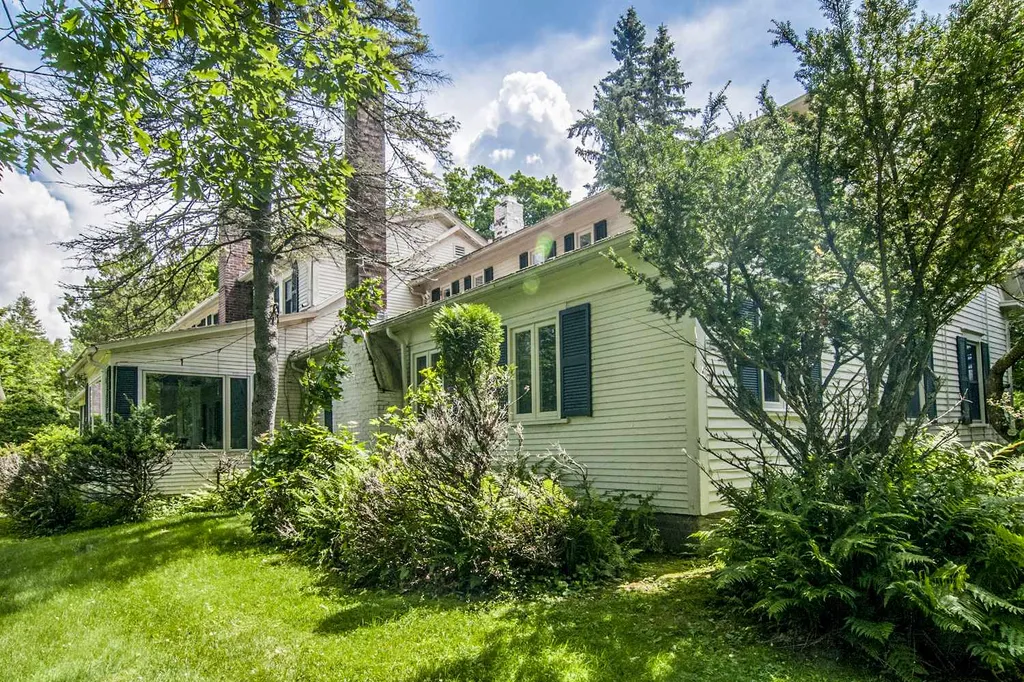 213 Mosher Drive Newport City VT 05855