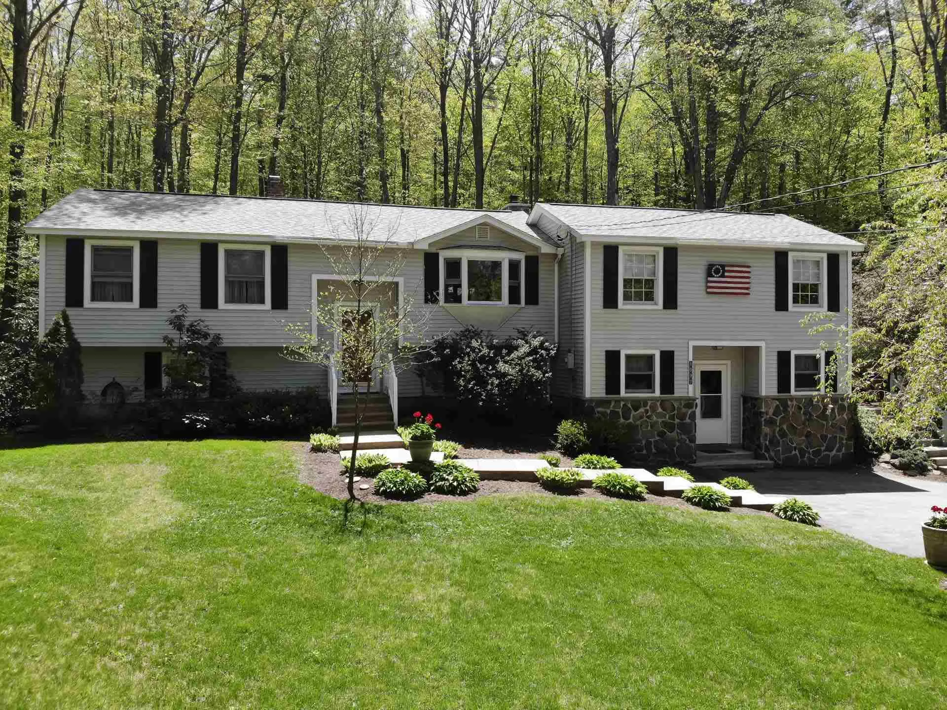 1097 River Road Weare NH 03281