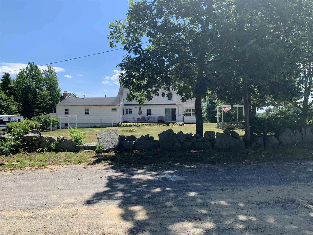 22 Beauty Hill Road Barrington NH 03825