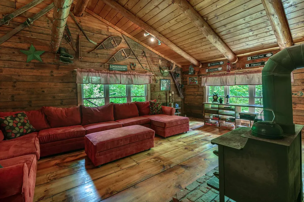 947 Boynton Road Londonderry VT 05148