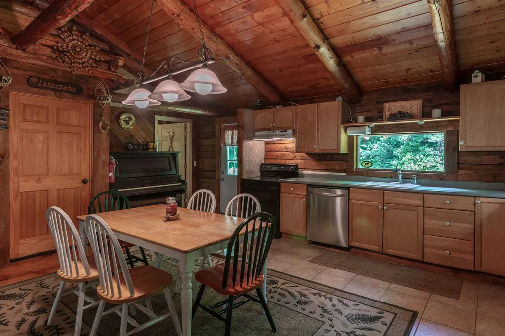 947 Boynton Road Londonderry VT 05148