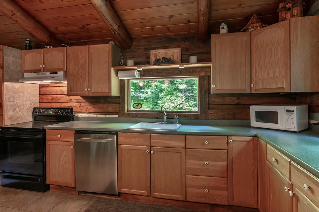 947 Boynton Road Londonderry VT 05148