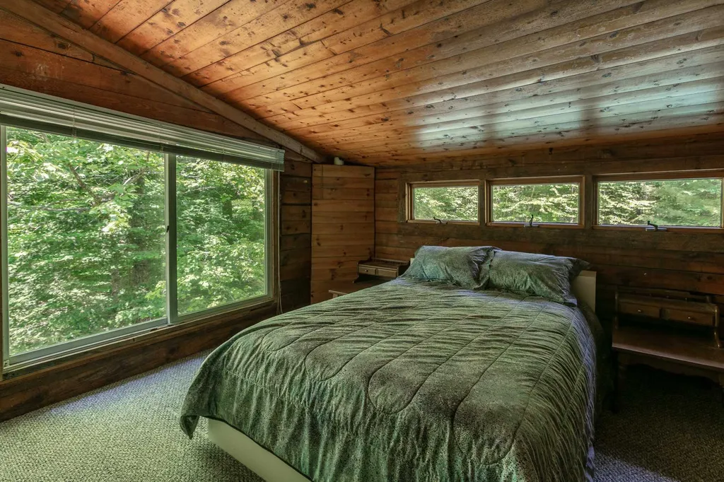 947 Boynton Road Londonderry VT 05148