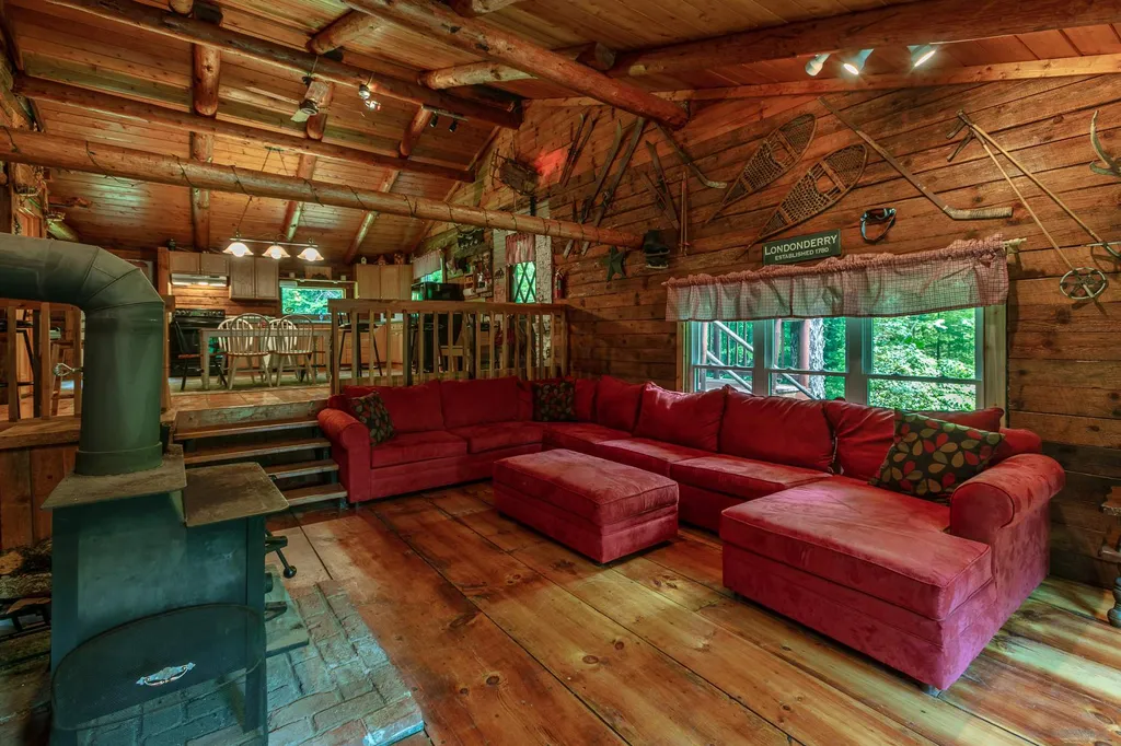 947 Boynton Road Londonderry VT 05148