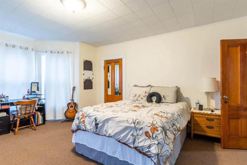 41 Kinsley Street Nashua NH 03060