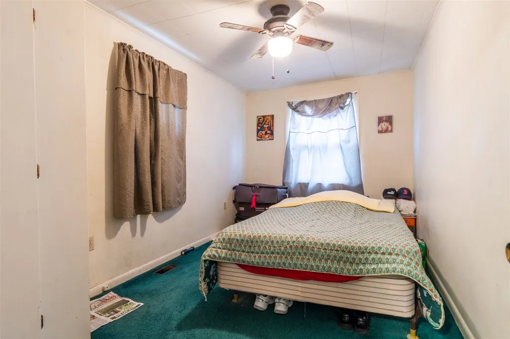41 Kinsley Street Nashua NH 03060