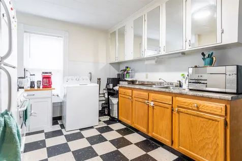 41 Kinsley Street Nashua NH 03060
