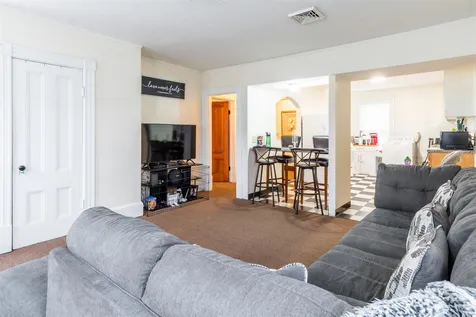 41 Kinsley Street Nashua NH 03060