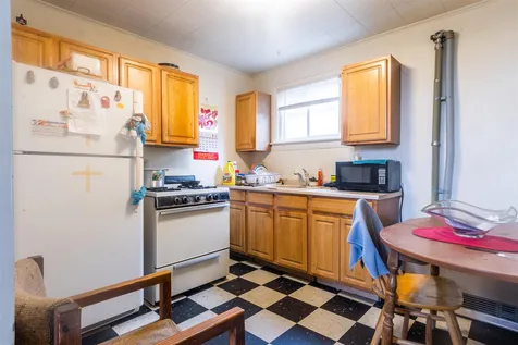 41 Kinsley Street Nashua NH 03060